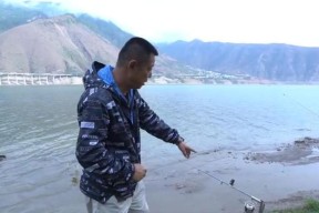 掌握户外手竿钓鱼的技巧与方法（提高钓鱼成功率的实用指南）