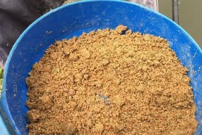 底下酱层厚钓鱼技巧是什么？如何提高钓鱼成功率？