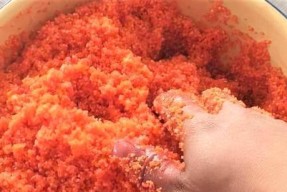 休闲野钓鱼饵配制的基本技巧（钓鱼饵料制作秘籍）