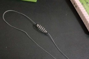 如何安全地徒手取下鱼钩？徒手取钩有哪些常见问题？