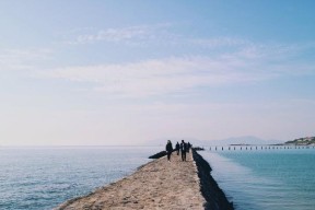 海水浴场钓鱼技巧（掌握正确技巧）