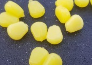 如何正确使用玉米粒作为钓鱼挂饵？有哪些高效技巧？