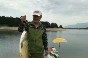 三春钓鱼技巧教程（掌握三春钓鱼技巧）