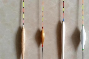 简单用线钓鱼的方法和技巧（轻松掌握钓鱼技巧）