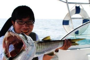 海里钓鱼的技巧与方法（掌握这些技巧）