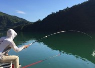 冬钓河边钓鱼打窝技巧是什么？如何提高钓鱼成功率？