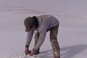 冬季冰钓的技巧与选钓位（掌握冬季冰钓的要点，提高钓鱼成功率）