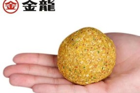 钓鱼饵料轻比重饵的使用技巧（钓鱼高手教你如何运用轻比重饵吸引大鱼）