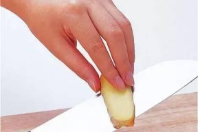 饭盒钓鱼技巧教程？如何利用饭盒进行有效的钓鱼？