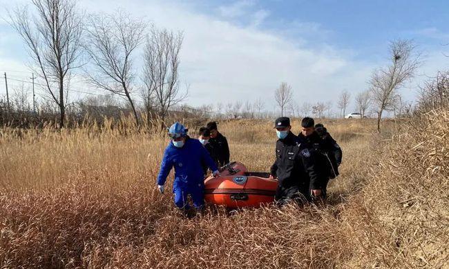 掌握冰窟钓鲤鱼的技巧（享受寒冬中的渔乐乐趣，以冰窟钓鲤鱼）  第2张