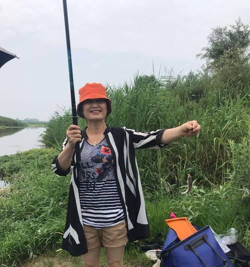 大草原湖边钓鱼技巧与方法（探秘大草原湖边钓鱼的绝佳技巧与捕鱼宝典）  第1张