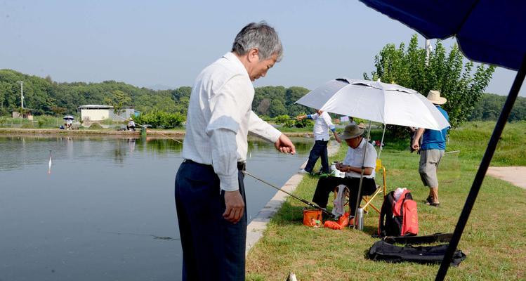 冰钓钓鱼的技巧与方法（冬季冰钓，钓鱼乐趣倍增）  第3张