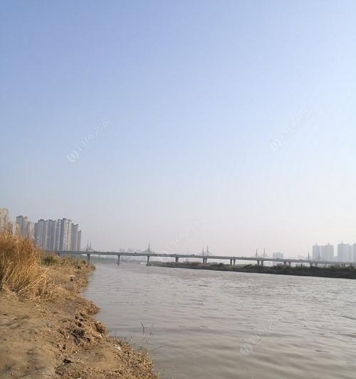 冬日暖阳下的钓鱼乐趣（冬日钓鱼方法和技巧大揭秘）  第3张