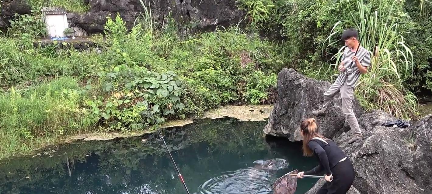 冬天深坑钓鱼技巧（寒冬冰封）  第3张