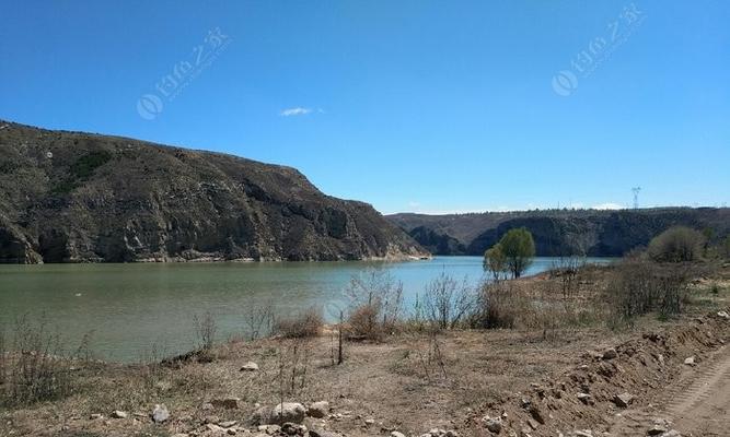 河道岔口钓鱼技巧大揭秘（掌握技巧）  第3张