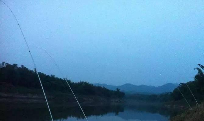 湖北清水河钓鱼技巧（掌握清水河钓鱼的窍门）  第3张