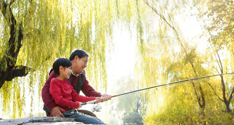 湖边老人钓鱼技巧（探寻湖边老人的钓鱼秘籍）  第3张