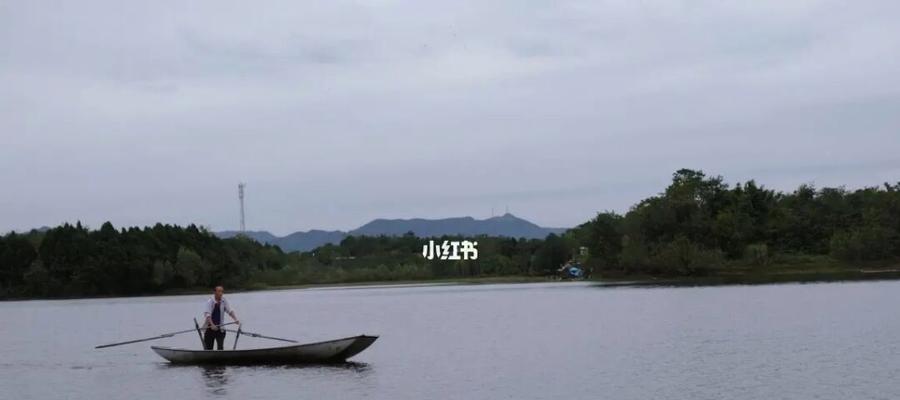 湖边露营钓鱼技巧（享受大自然的乐趣）  第2张