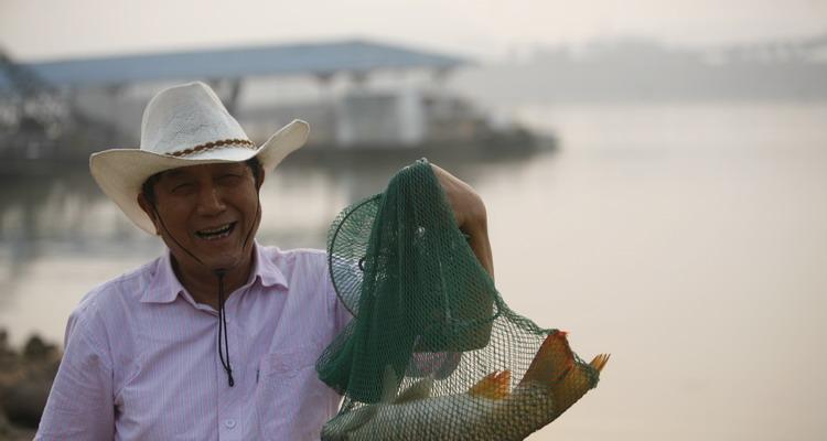 湖南湘江钓鱼技巧（掌握湖南湘江钓鱼的技巧）  第2张