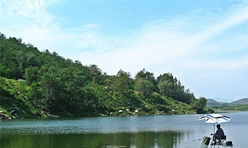 江河钓鱼技巧与方法全面指南（掌握江河钓鱼的窍门与技巧）  第3张