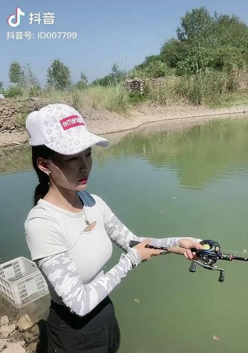 夏天海边钓鱼的技巧和方法（畅游海洋）  第1张