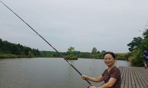 鱼塘淤泥厚钓鱼技巧（掌握技巧）  第1张