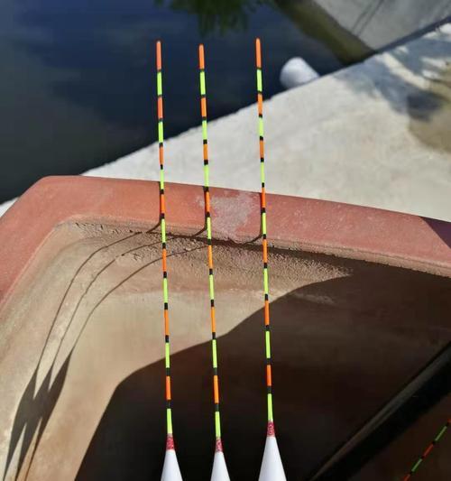 如何选择合适的浮漂？掌握这7个技巧轻松钓鱼！  第3张