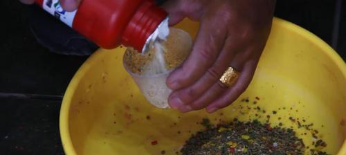 如何正确使用钓鱼雪花粉？使用钓鱼雪花粉有哪些常见问题？  第1张