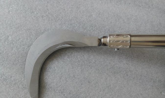 如何选购钓鱼用镰刀竿？选购时应注意哪些技巧？  第2张
