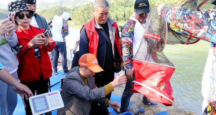 钓鱼职业选手操作技巧有哪些？如何提高钓鱼技能？  第1张
