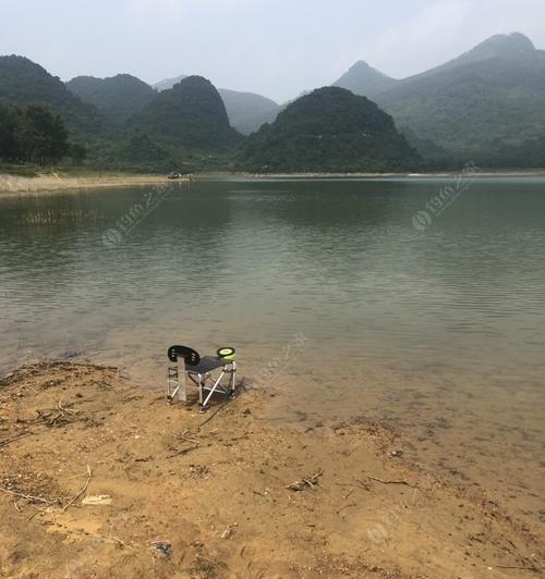 多雨天气钓鱼技巧是什么？如何应对雨天钓鱼的挑战？  第1张