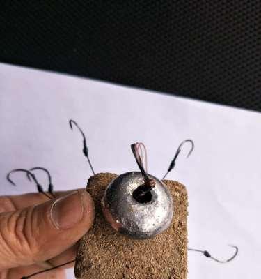 翻板钩钓鲢鳙抛竿技巧是什么？如何提高抛竿准确性？  第3张