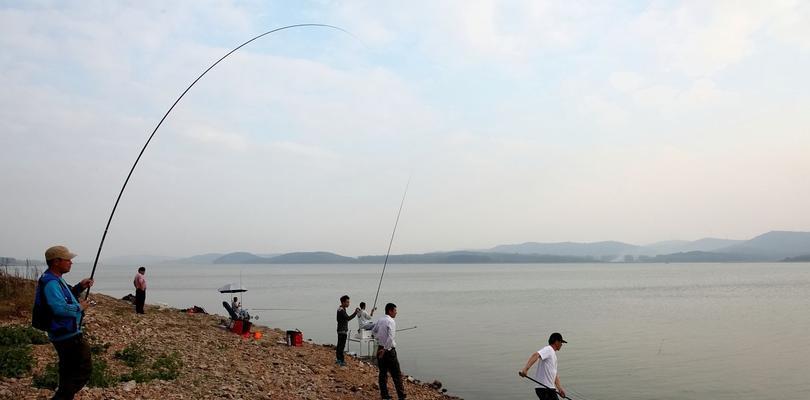 翻板钩滑漂钓鱼技巧和方法是什么？如何提高钓鱼效率？  第1张