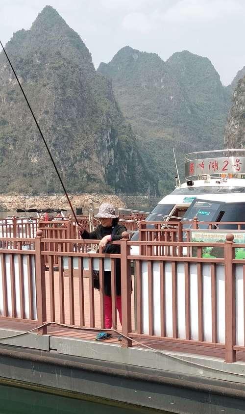 夫妻万峰湖野钓技巧有哪些？如何提高钓鱼成功率？  第2张