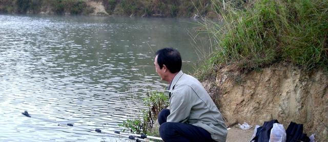 河流垂钓鲫鱼技巧有哪些？如何提高鲫鱼的上钩率？  第3张