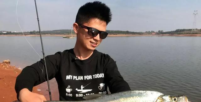 黑坑钓鱼技巧有哪些？如何掌握有效的钓法？  第2张